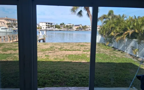Door glass installation